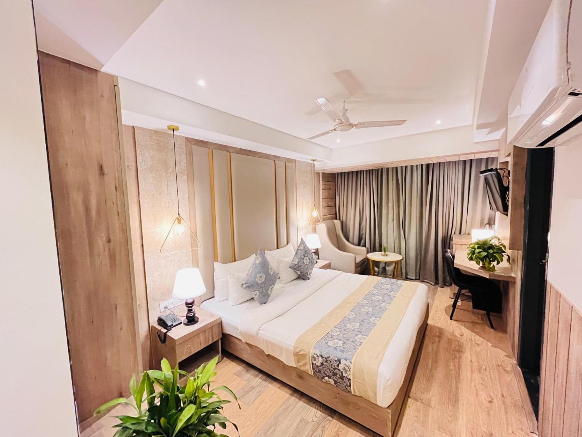 Palace Hotel New Delhi