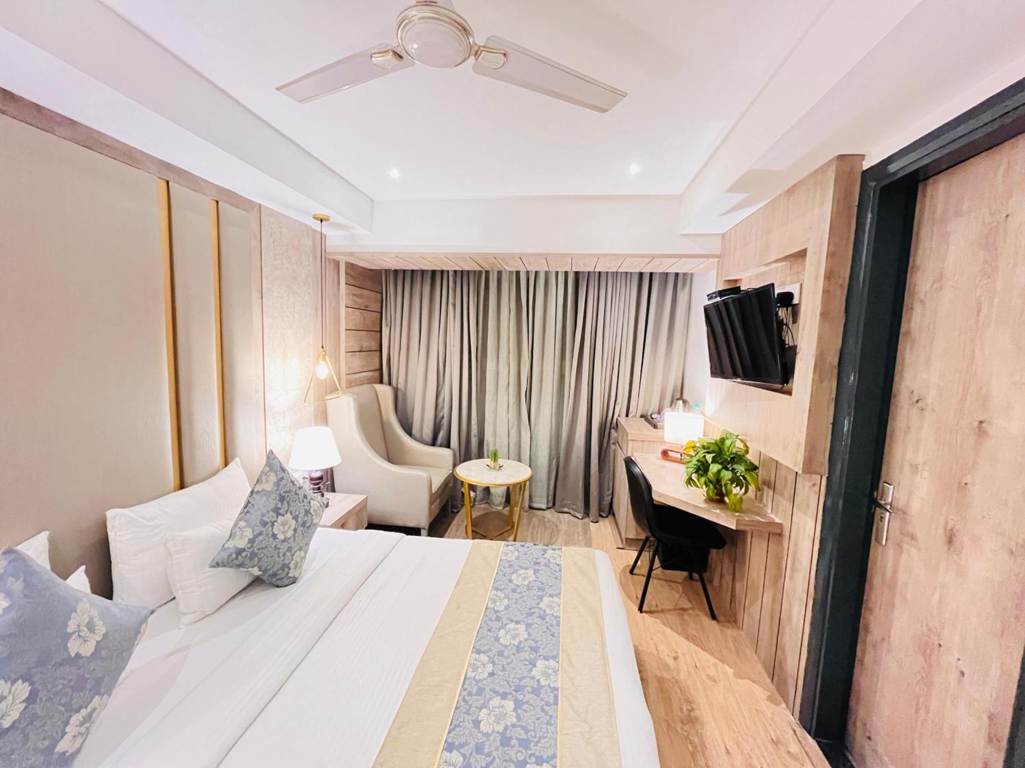 Hotel Palace New Delhi