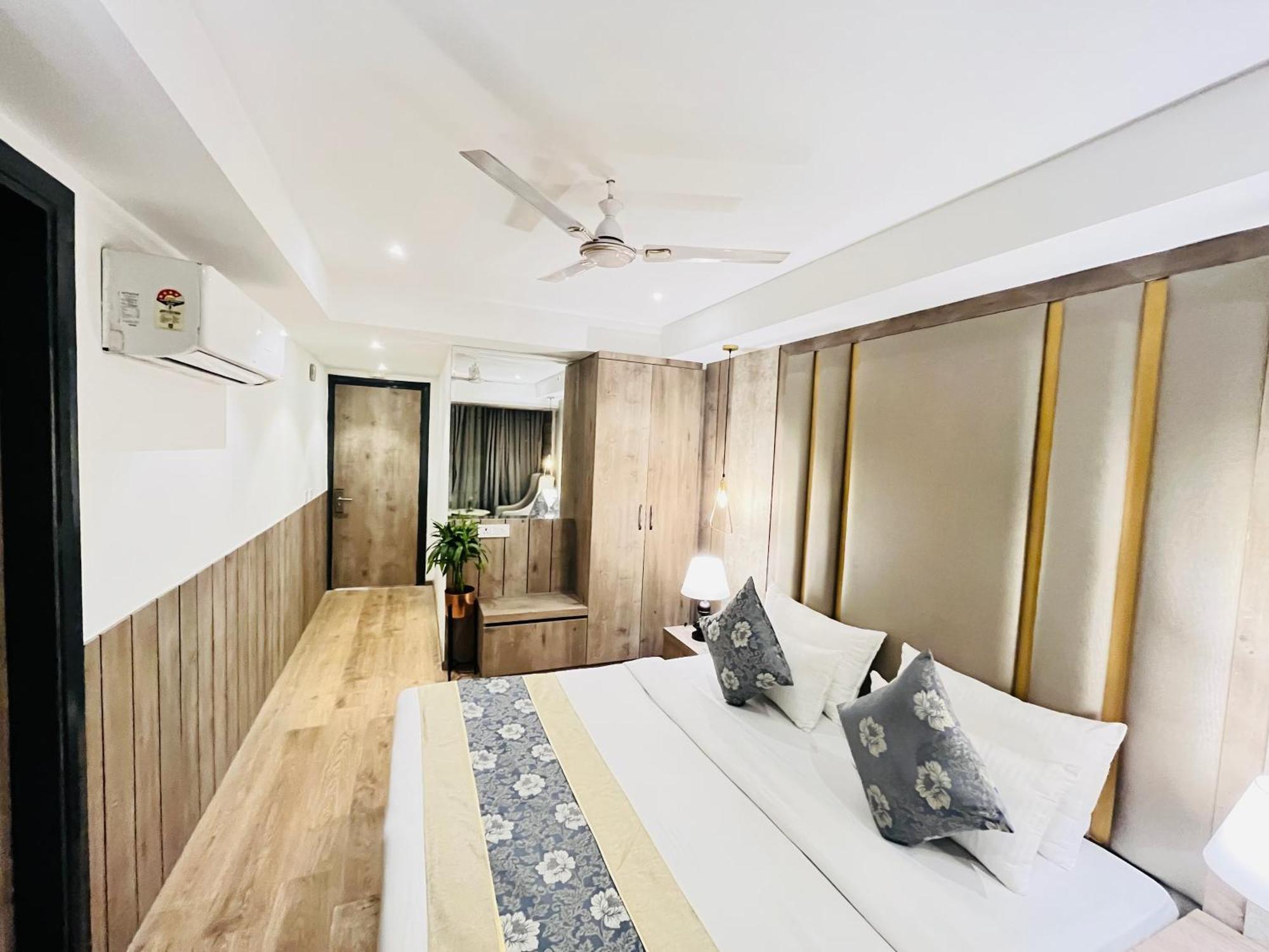 Hotel Palace New Delhi