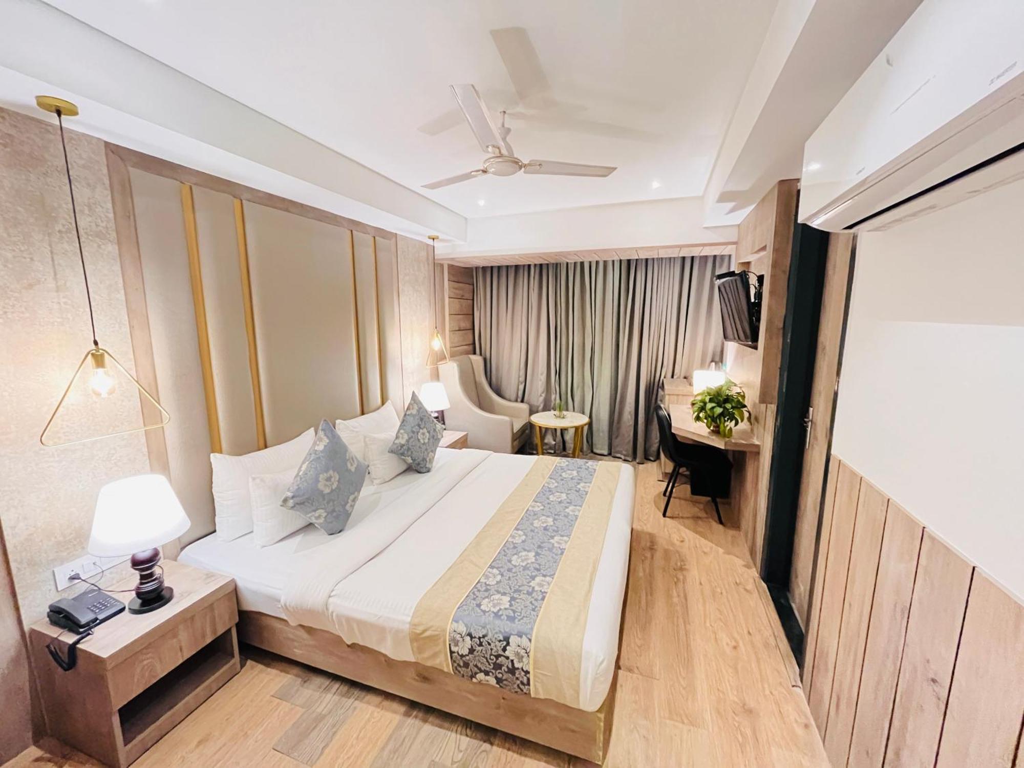 Hotel Palace New Delhi